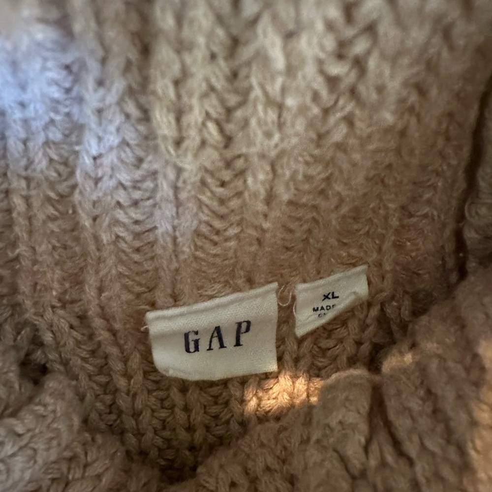 GAP Mock-neck Sweater - Picture 4 of 5